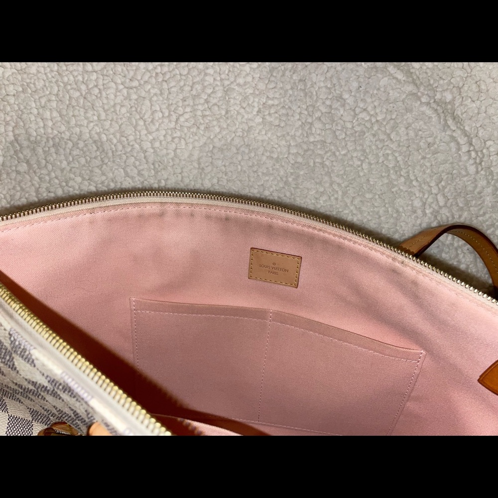 Louis Vuitton Iena MM in Damier Azur - Picture 11 of 15